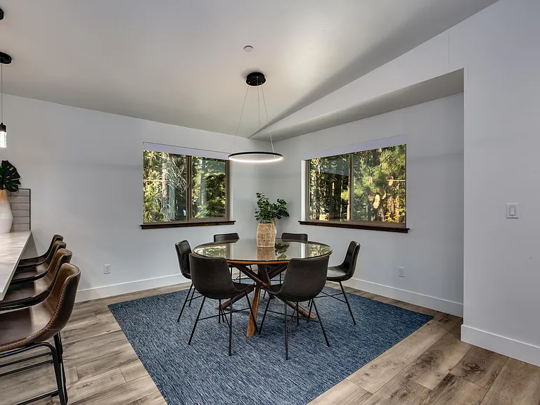 1243 Margaret Ave — Photo 10