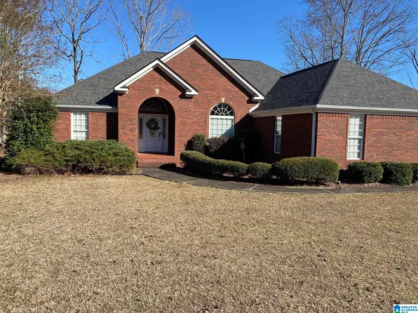 101 Chelsea Ln, Rainbow City, AL 35906
