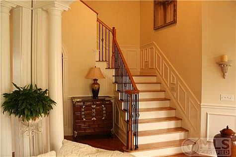 2nd image of 1008 Twin View Dr