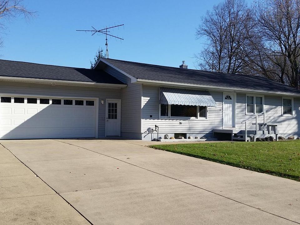 Front ext wide driveway