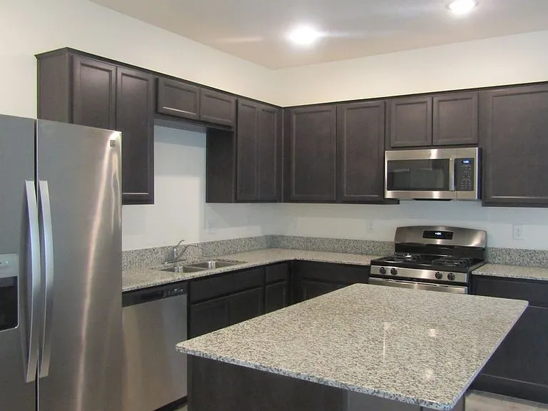 188 W Seven Seas Dr — Photo 3
