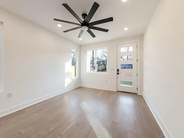 2508 E 4th St #A — Photo 11