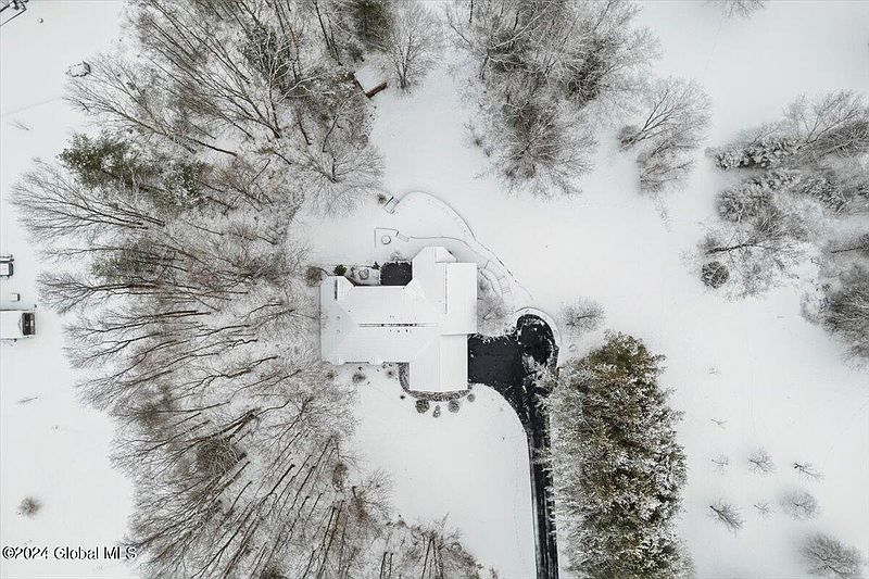 4th image of 1536 Ridge Road