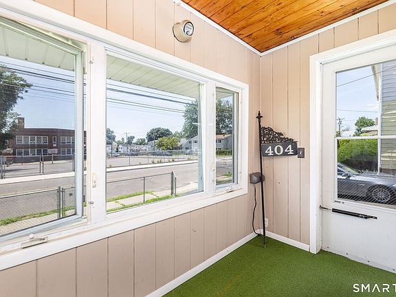 4th image of 404 Soundview Avenue