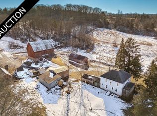 S5504 High Hill Dr, Baraboo, WI 53913