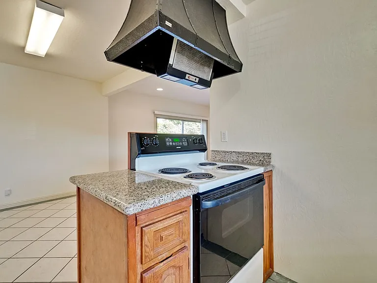 1109 White Cliff Dr — Photo 23