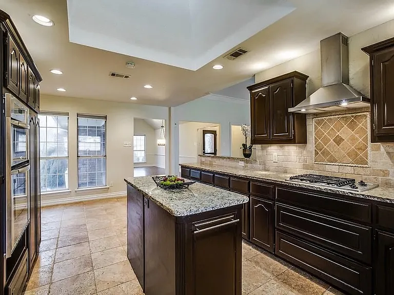 63 Remington Dr W — Photo 16