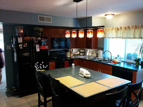 4th image of 755 Hummingbird Cir