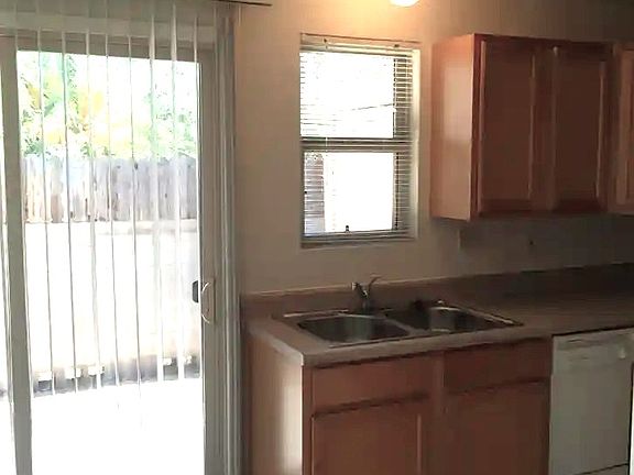 2nd image of 1500 N Catalina Ave Unit 2