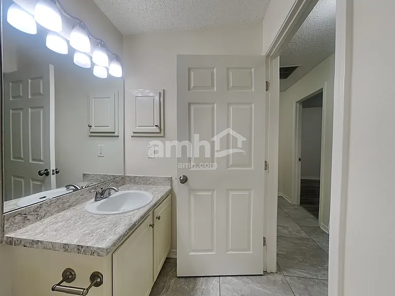 2326 Creekfront Dr — Photo 19