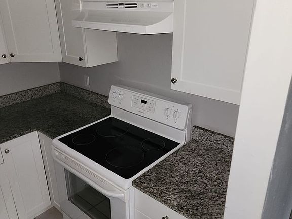 3rd image of 101 N Fernwood Ave #1