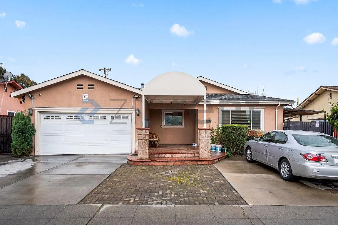 1 bed, 350 sqft, $1,600 — Photo 1