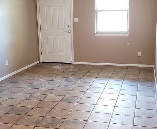 2nd image of 100 W Oakdale St APT 401