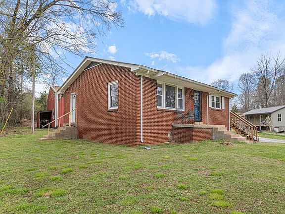 3rd image of 1531 Craun Hollow Rd