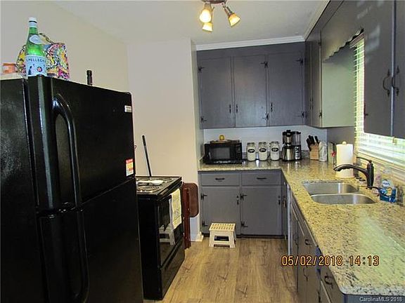 3rd image of 206 Winona Ave
