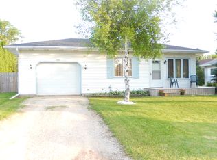 1126 Birchwood St, Delavan, WI 53115