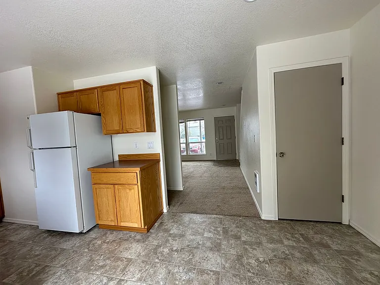 2922 NE Two Nikki Ct — Photo 6