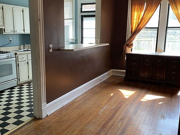 5th image of 2427 W Main St