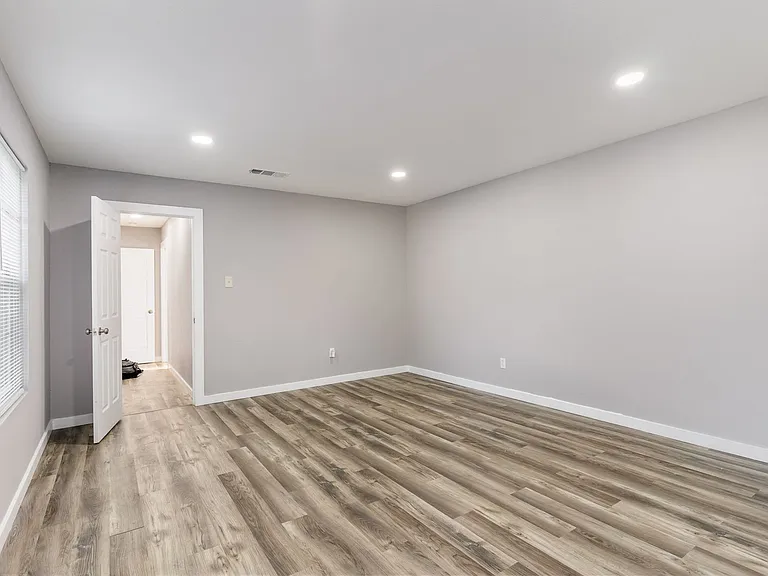 4804 Fellows Ln — Photo 9