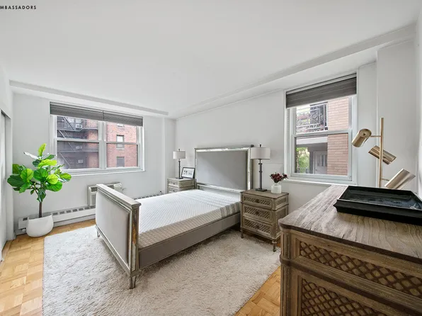 63 East 9th Street 4T image 7 of 8