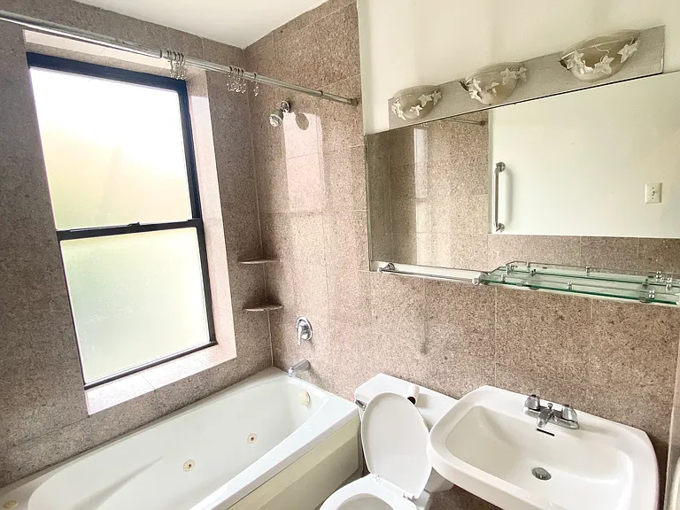 82 W 105th St #2J — Photo 4
