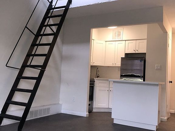 4th image of 3203 Oxford Ave APT 9