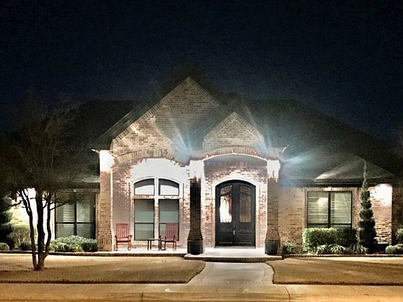 2nd image of 2104 Blackwood Dr