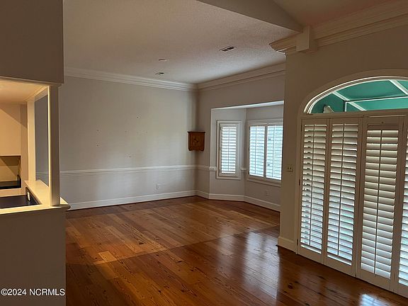 5th image of 3059 Dartmouth Drive