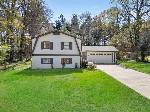 1296 Mohawk Dr, Lawrenceville, GA 30043