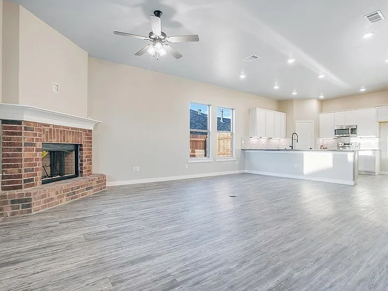 3414 Bryan Ave — Photo 4