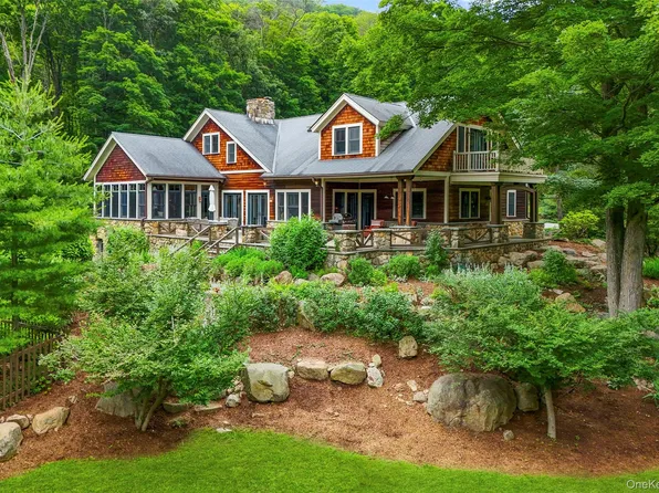 17 Half Moon Ridge, Cold Spring, NY 10516
