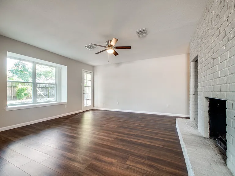 287 Eldon St #1 — Photo 6