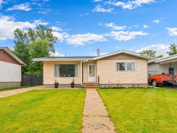 123 N 3rd Ave E, Bow Island, AB T0K 0G0