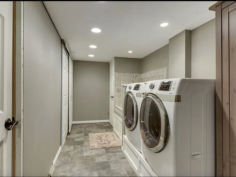 5028 Bedford Ave — Photo 15