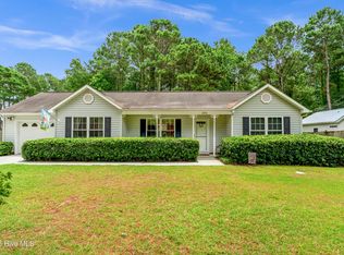 1472 Old Folkstone Rd, Sneads Ferry, NC 28460