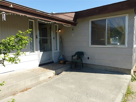 2nd image of 428 N Central Dr
