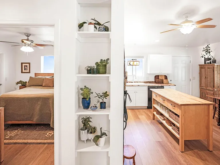 263 E Hollomon St — Photo 16