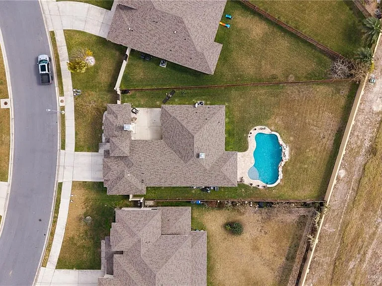 14220 Amistad Cir — Photo 21