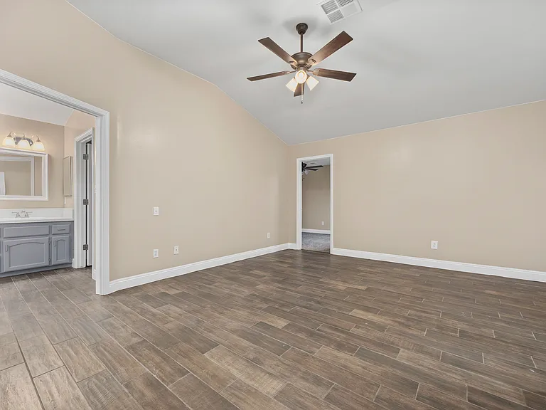 7005 Colony Park Dr — Photo 5