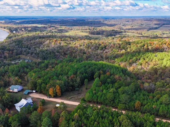 618 Bridge View Cv, Bath Springs, TN 38311