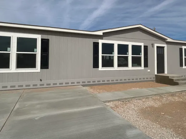 4207 Apple St, Carlsbad, NM 88220