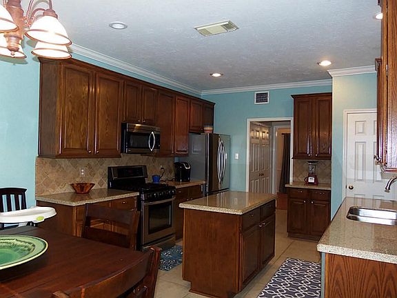 5th image of 2511 Doral Dr
