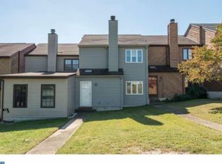 13 Valley Cir, Newark, DE 19711