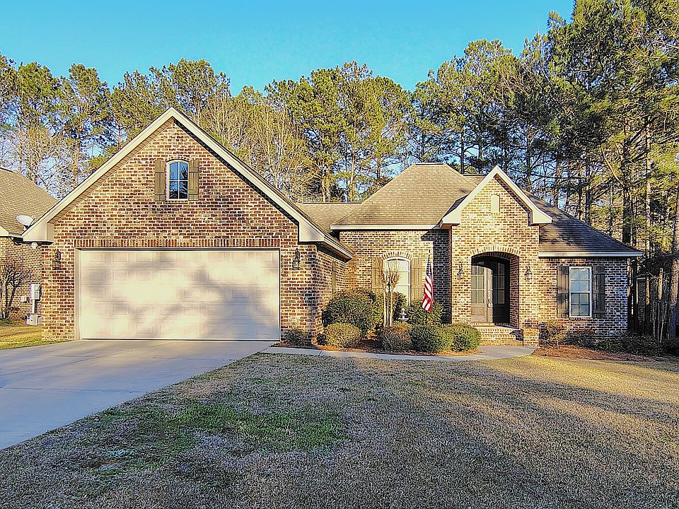 1st image of 28 E Cadbury Ln
