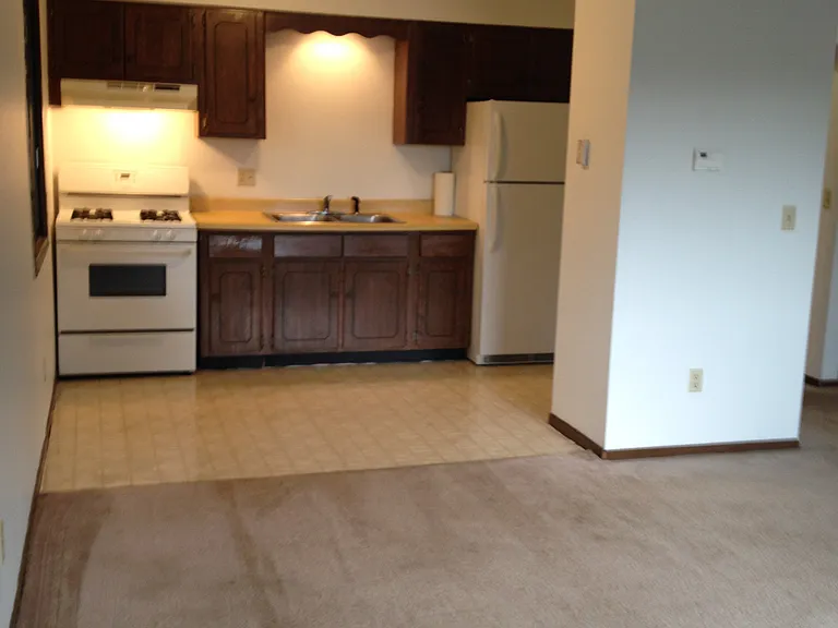 419 Commanche Dr #B — Photo 3