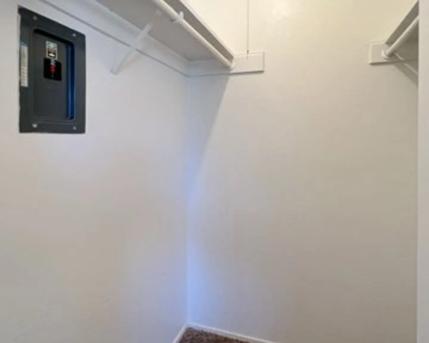 Berkeley Apts. — Photo 4