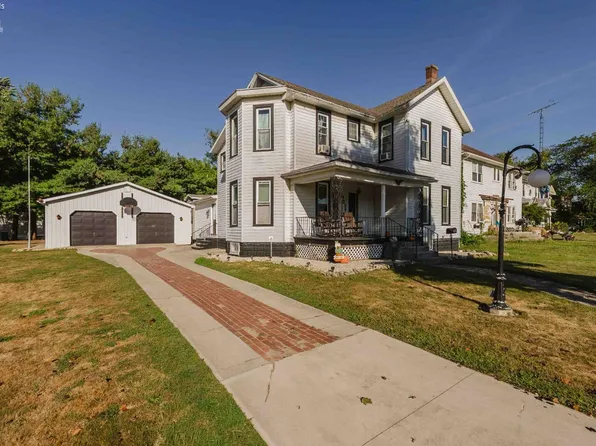 931 N Union St, Fostoria, OH 44830
