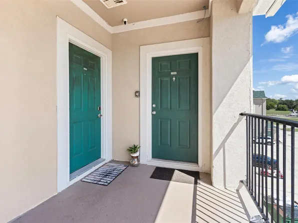 7039 Kingston Cove Ln APT 310, Willis, TX 77318