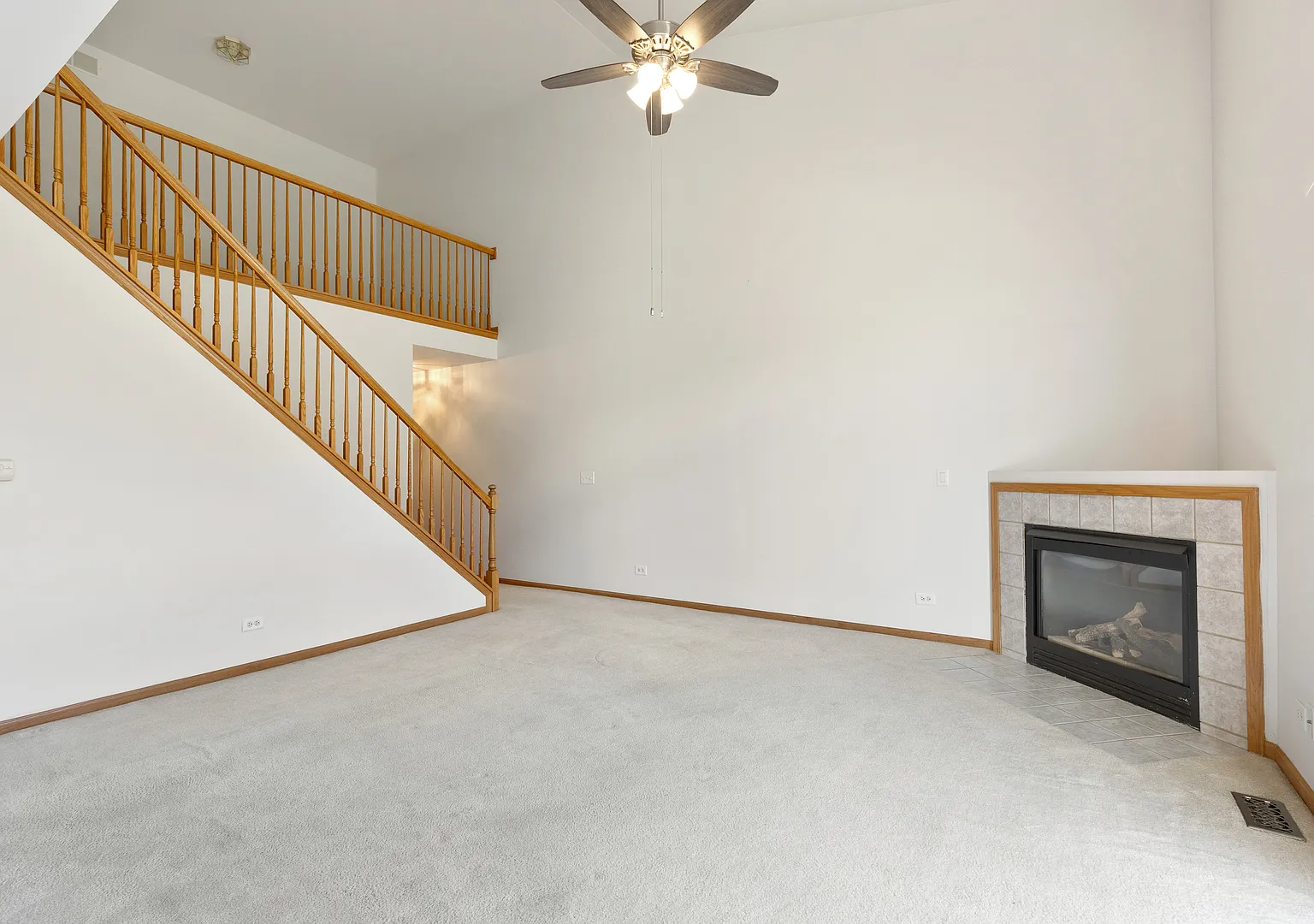 2 bed, 2.5 bath, 1870 sqft, $2,350 — Photo 2