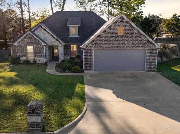 212 Saddle Brook Cir, Hallsville, TX 75650